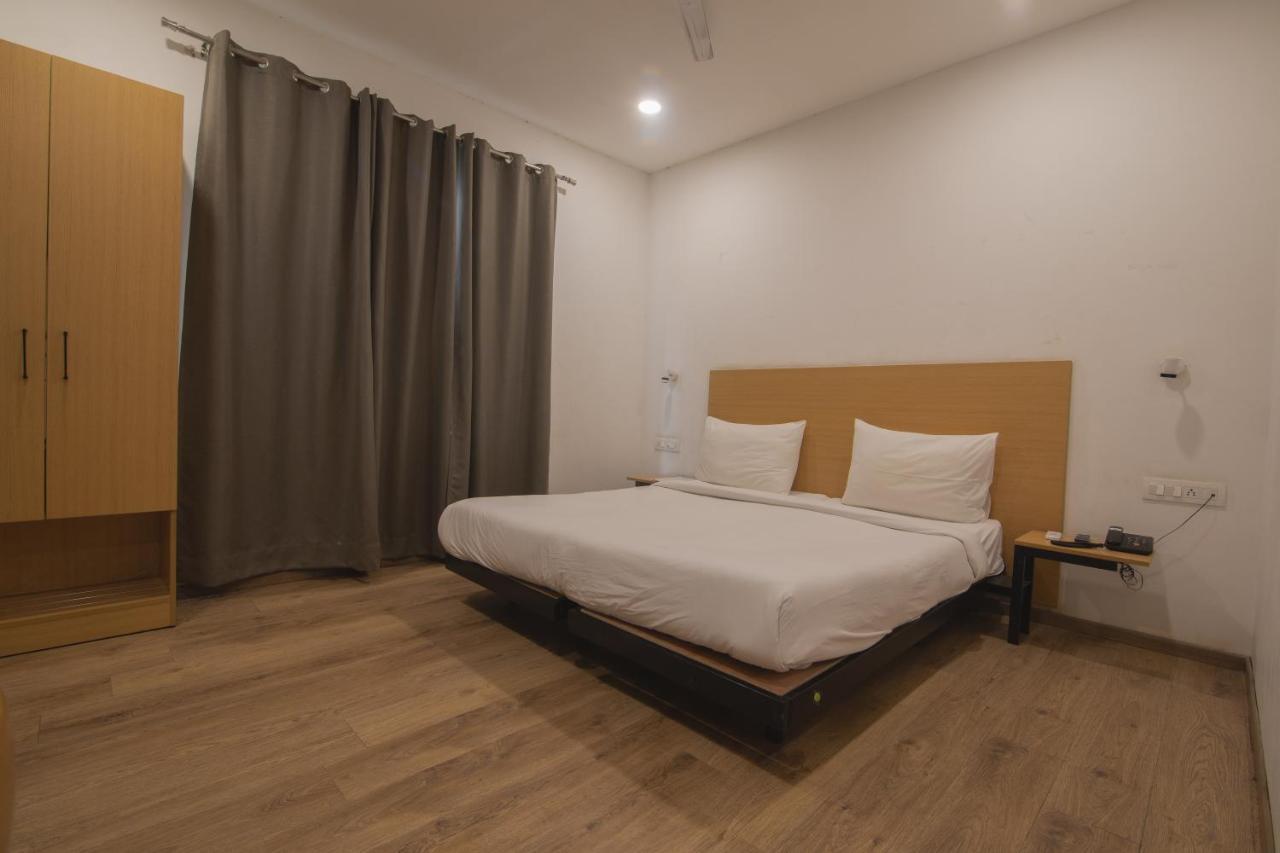 Hotel Kingston House Лакхнау Экстерьер фото